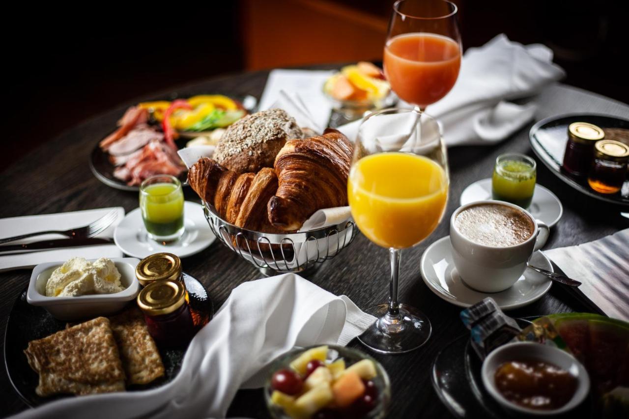 Cher Hotel & Spa Taksim Κωνσταντινούπολη Εξωτερικό φωτογραφία A breakfast at the Four Seasons Hotel, Istanbul