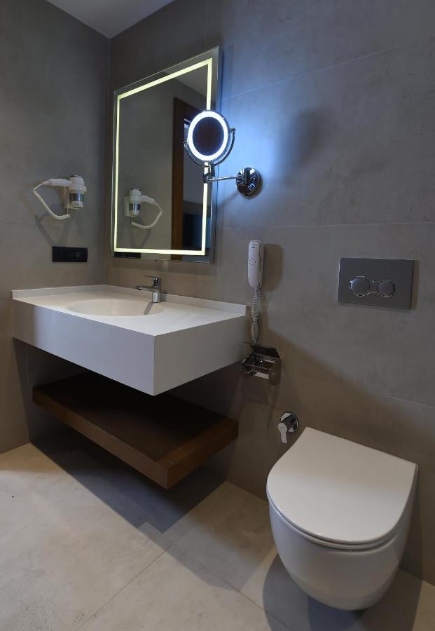 Cher Hotel & Spa Taksim Κωνσταντινούπολη Εξωτερικό φωτογραφία A wall mounted sink