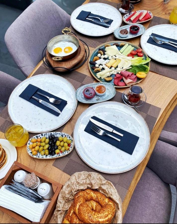 Cher Hotel & Spa Taksim Κωνσταντινούπολη Εξωτερικό φωτογραφία A typical Turkish breakfast